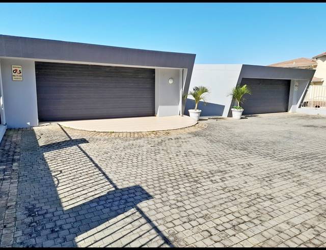 5 BEDROOM FREESTANDING FOR SALE IN TINLEY MANOR